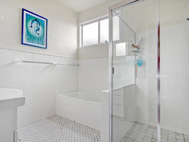 27 Leonay St, Sutherland NSW 2232