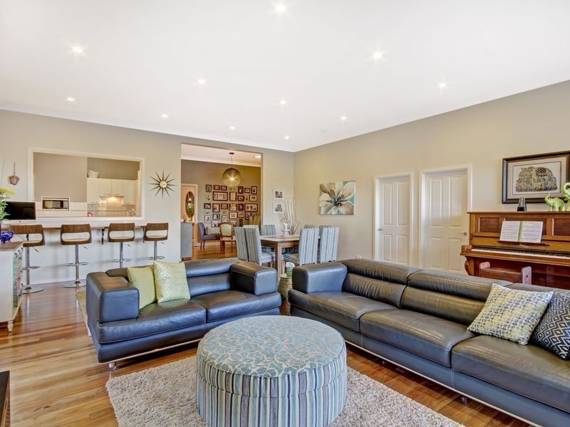 10 Milburn Rd, Gymea NSW 2227