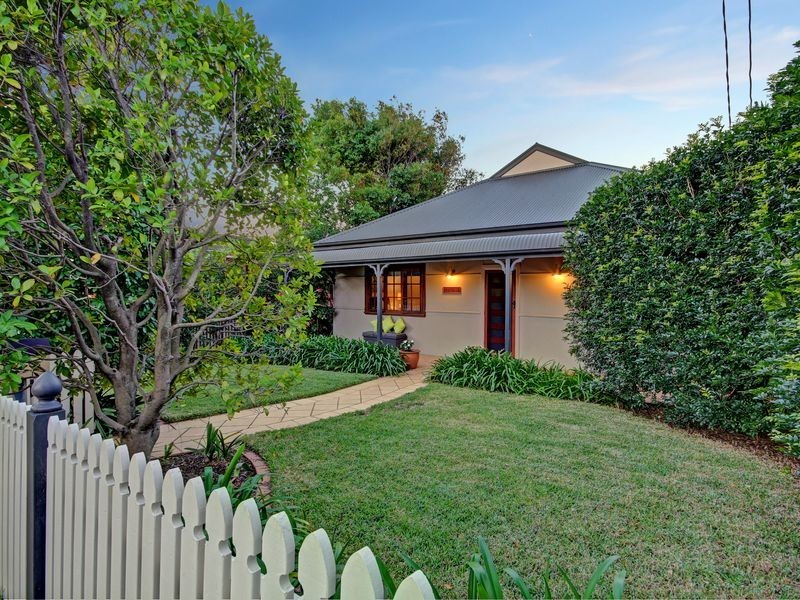 10 Milburn Rd, Gymea NSW 2227