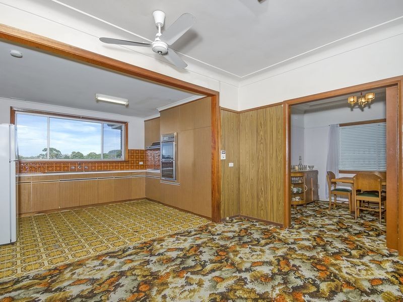 18 Hillcrest Avenue, Woonona NSW 2517