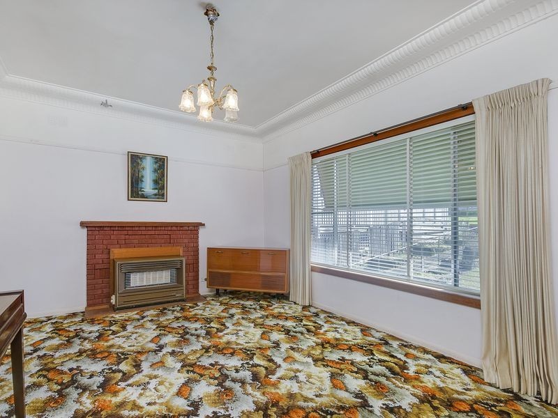 18 Hillcrest Avenue, Woonona NSW 2517