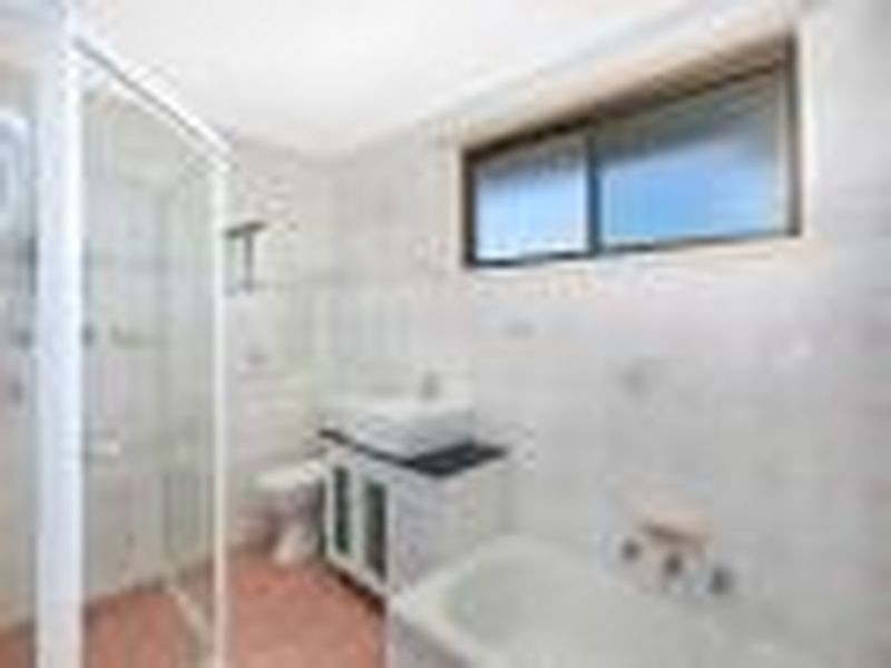 1 11 Cochrane Road, Thirroul NSW 2515