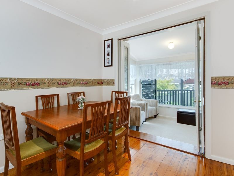 18 Loch Caron Avenue, Farmborough Heights NSW 2526