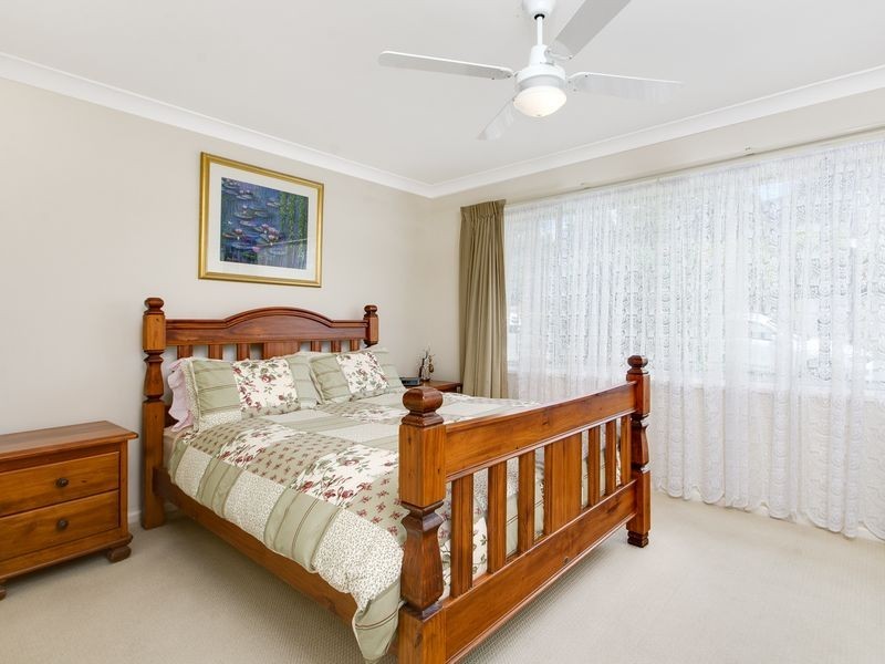 18 Loch Caron Avenue, Farmborough Heights NSW 2526