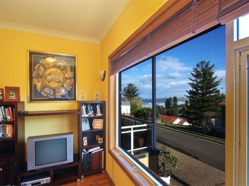 1/195 Lawrence Hargrave Drive, Thirroul NSW 2515