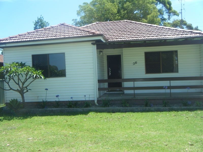 38 Duff Parade, Corrimal NSW 2518