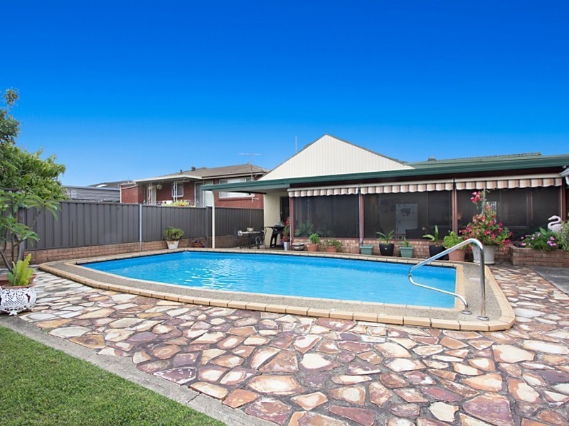 12 Premier St, Toongabbie NSW 2146