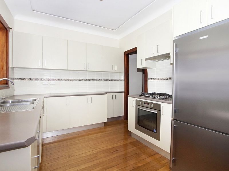 27 Collins St, Pendle Hill NSW 2145