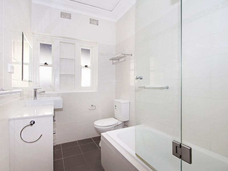 27 Collins St, Pendle Hill NSW 2145