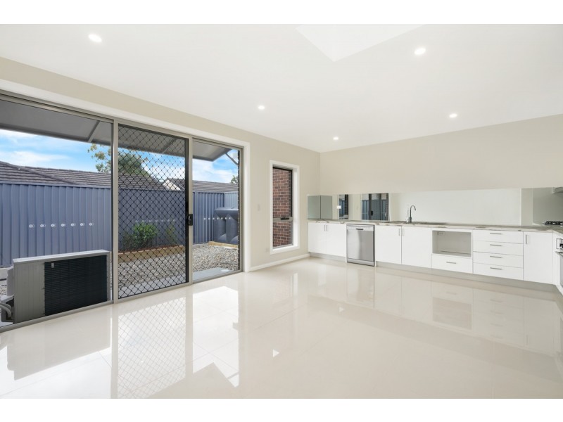 11/27-29 Tungarra Road, Girraween NSW 2145