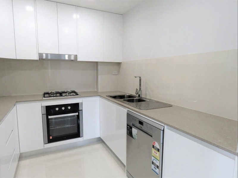 2/58-62 Fitzwilliam, Old Toongabbie NSW 2146