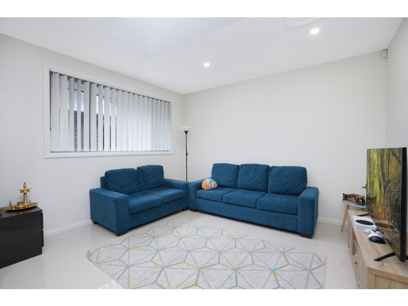 13/27-29 Tungarra Road, Girraween NSW 2145