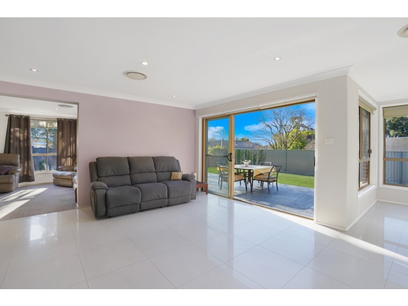 50 Fishburn Crescent, Castle Hill NSW 2154
