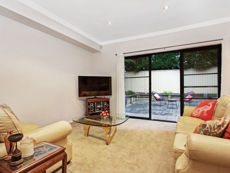 8/3 Christopher Street, Baulkham Hills NSW 2153