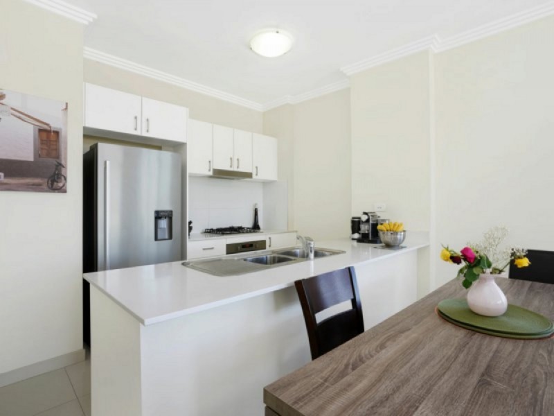 8/24-28 Mons Road, Westmead NSW 2145