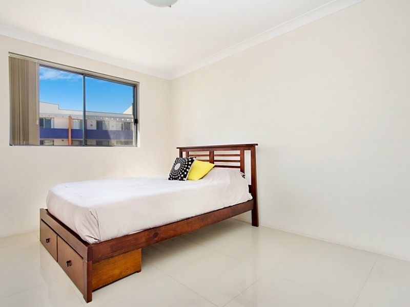 Apartment 9/8-10 Darcy Road, Westmead NSW 2145