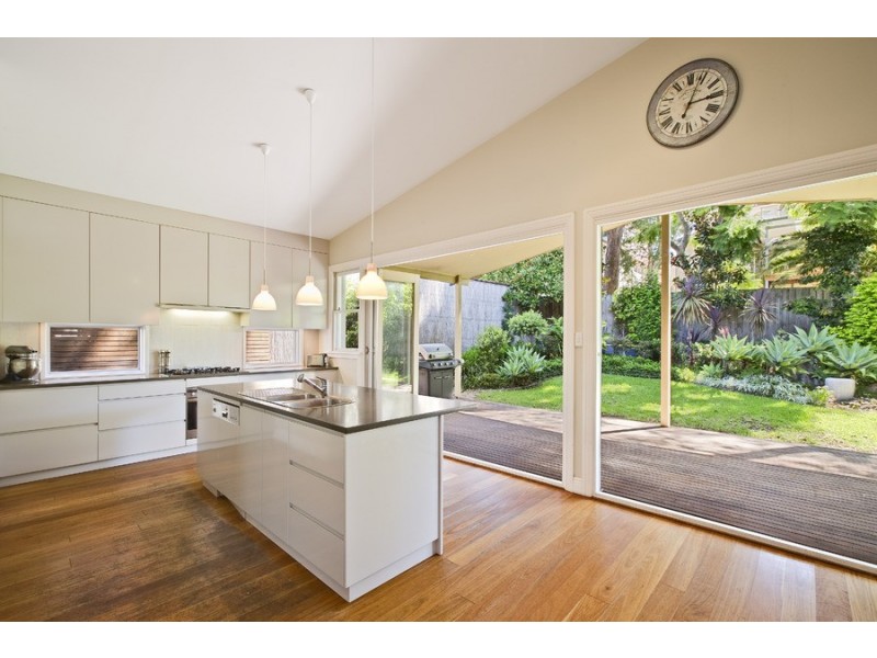 28 Rutland Avenue, Castlecrag NSW 2068