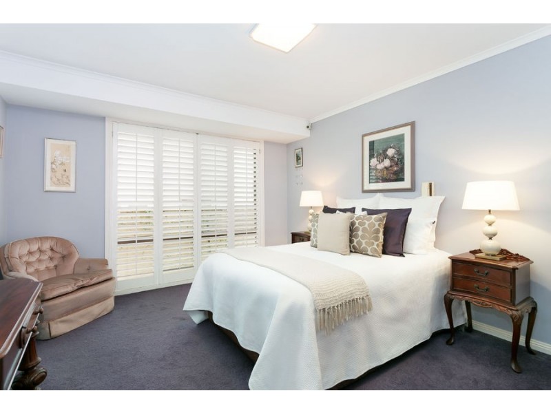 9 Charles Street, Castlecrag NSW 2068