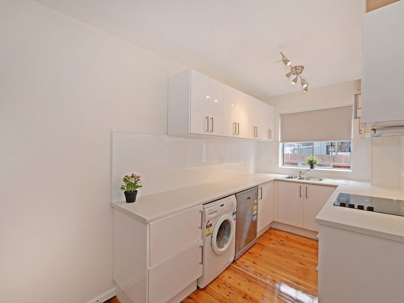 2/37 Adams Street, Curl Curl NSW 2096