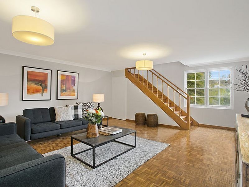 77 Sugarloaf Crescent, Castlecrag NSW 2068