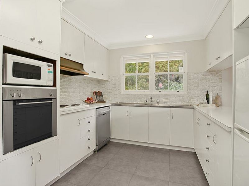 77 Sugarloaf Crescent, Castlecrag NSW 2068