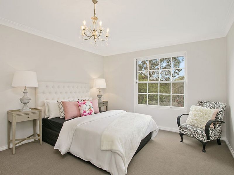 77 Sugarloaf Crescent, Castlecrag NSW 2068