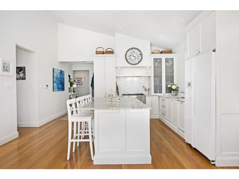 4 Summerville Crescent, Willoughby NSW 2068