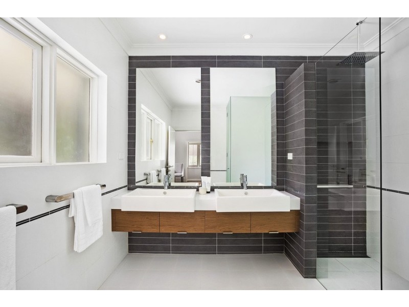 10 Duntroon Avenue, Roseville NSW 2069