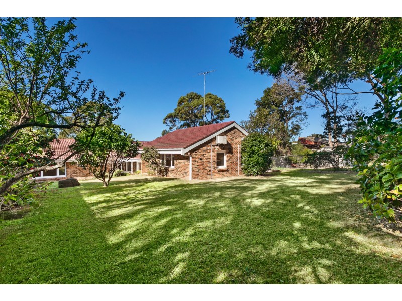 30 Covelee Circuit, Middle Cove NSW 2068