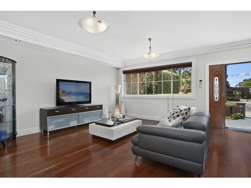 24 Cambridge Street, Willoughby NSW 2068