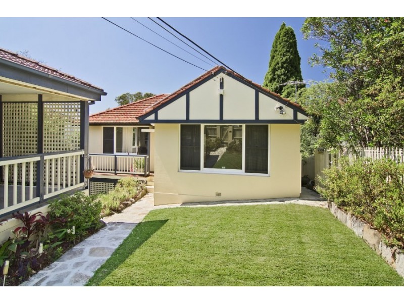 13 Victoria Avenue, Middle Cove NSW 2068