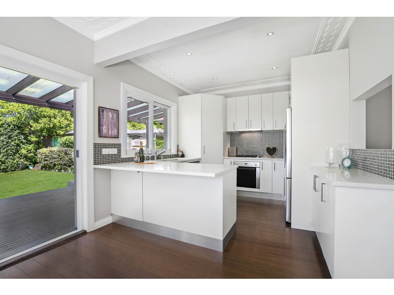 121 Eastern Valley Way, Castlecrag NSW 2068