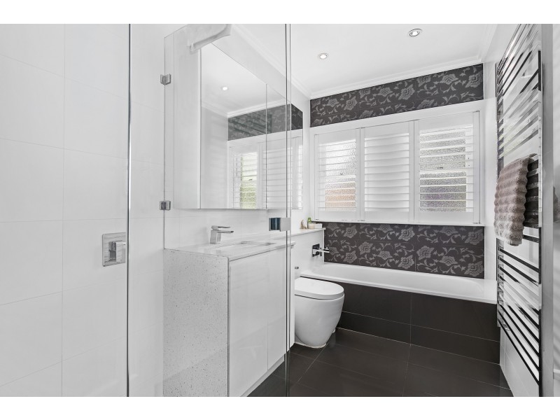 121 Eastern Valley Way, Castlecrag NSW 2068