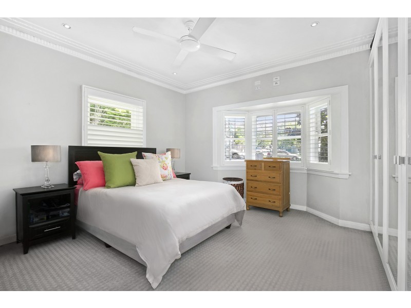 121 Eastern Valley Way, Castlecrag NSW 2068