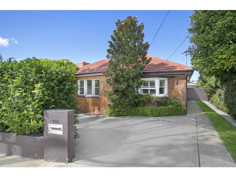121 Eastern Valley Way, Castlecrag NSW 2068