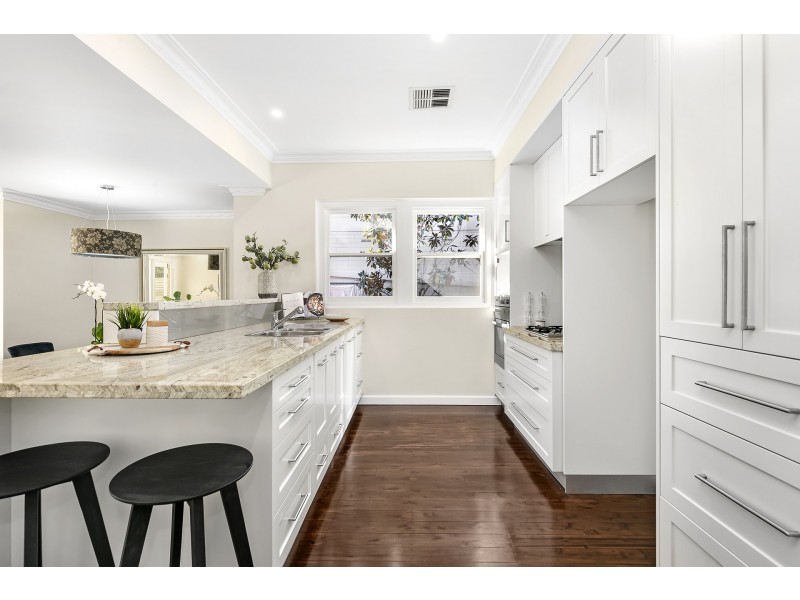 11 Crabbes Avenue, Willoughby NSW 2068