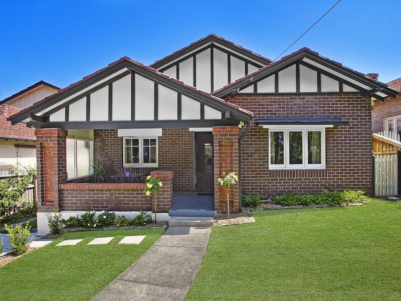 6 Warrane Road, Willoughby NSW 2068