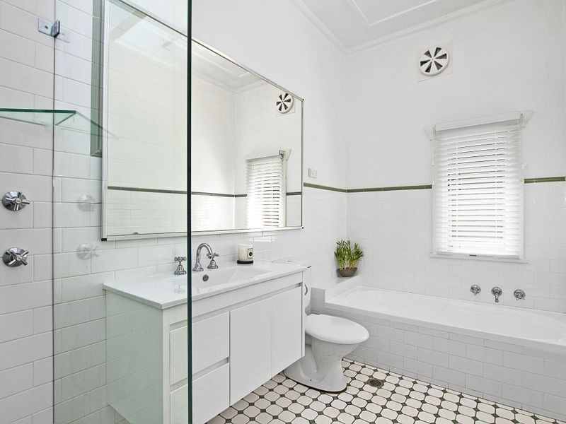 6 Warrane Road, Willoughby NSW 2068