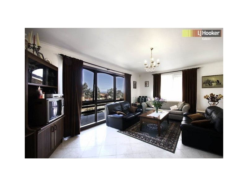 27 Mirrabucca Crescent, Giralang ACT 2617
