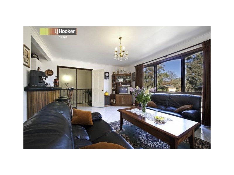 27 Mirrabucca Crescent, Giralang ACT 2617