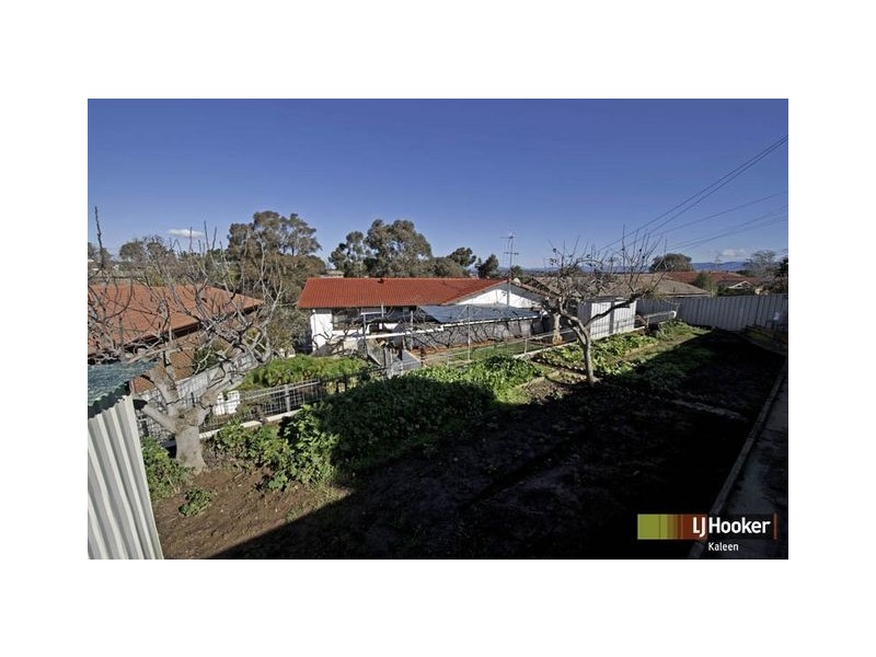 27 Mirrabucca Crescent, Giralang ACT 2617