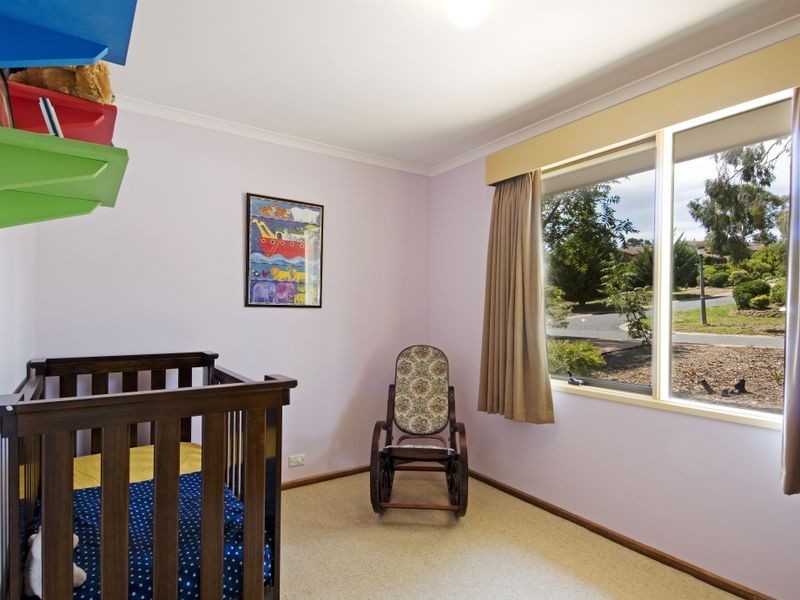 17 Lenehan Street, Giralang ACT 2617