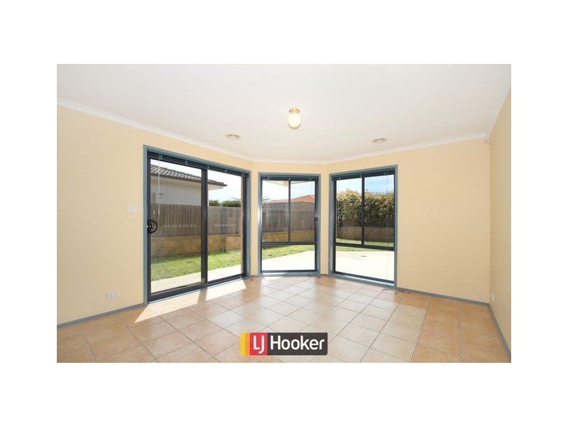 4 Higham Street, Dunlop ACT 2615