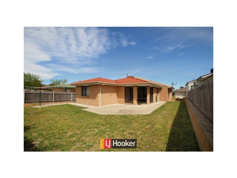 4 Higham Street, Dunlop ACT 2615