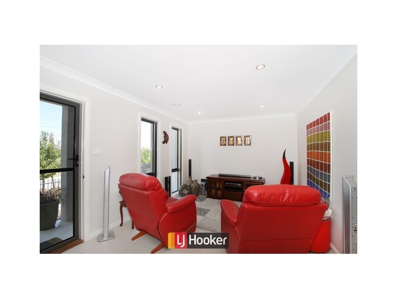 15 Lansdown Crescent, Casey ACT 2913