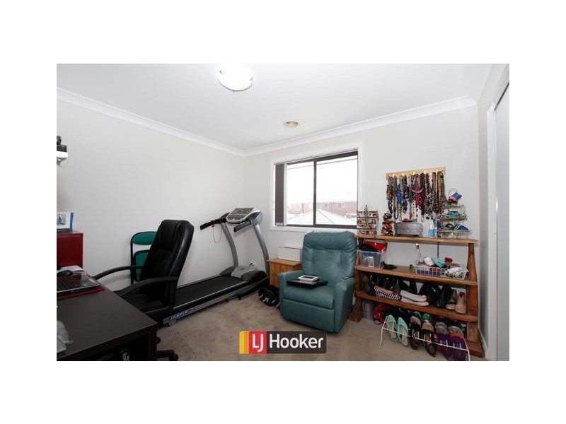 15 Lansdown Crescent, Casey ACT 2913