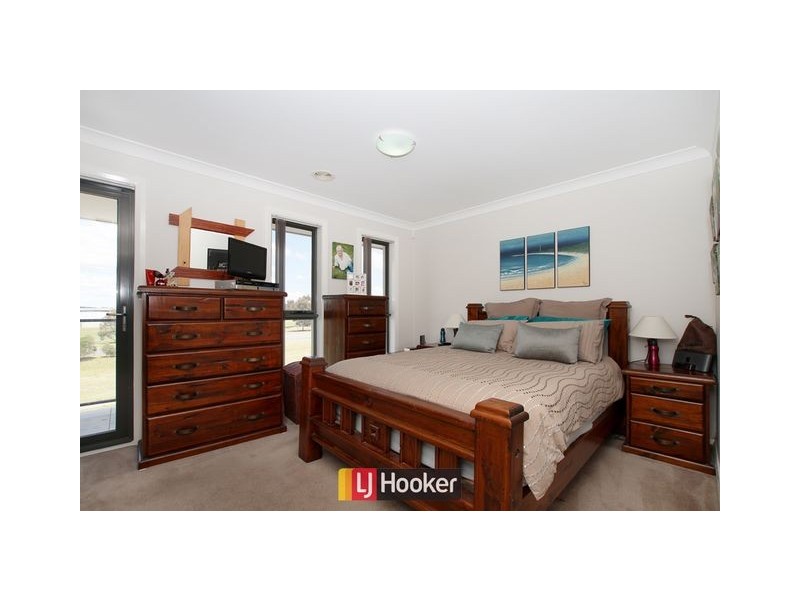 15 Lansdown Crescent, Casey ACT 2913