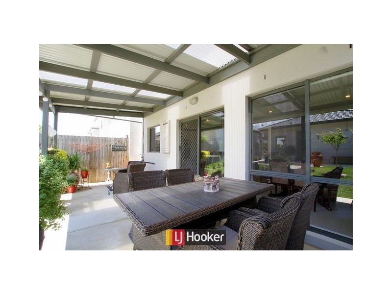 15 Lansdown Crescent, Casey ACT 2913