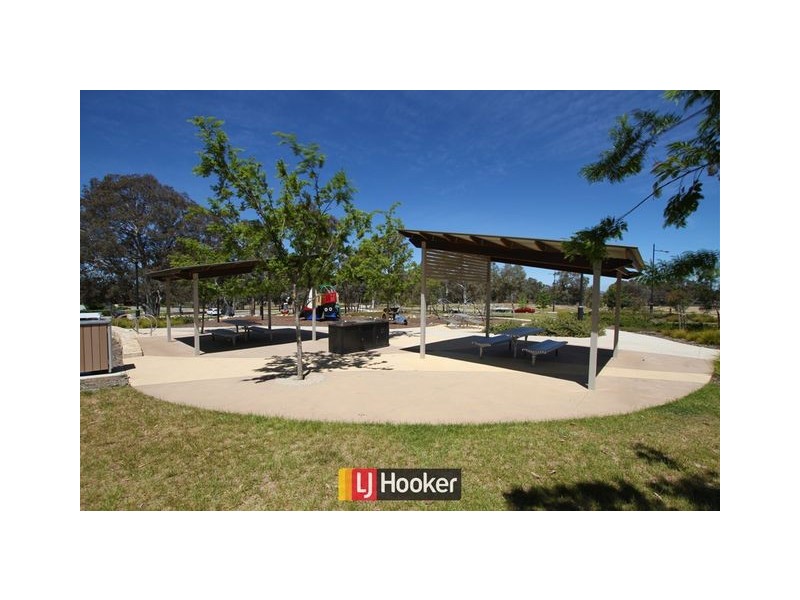 15 Lansdown Crescent, Casey ACT 2913