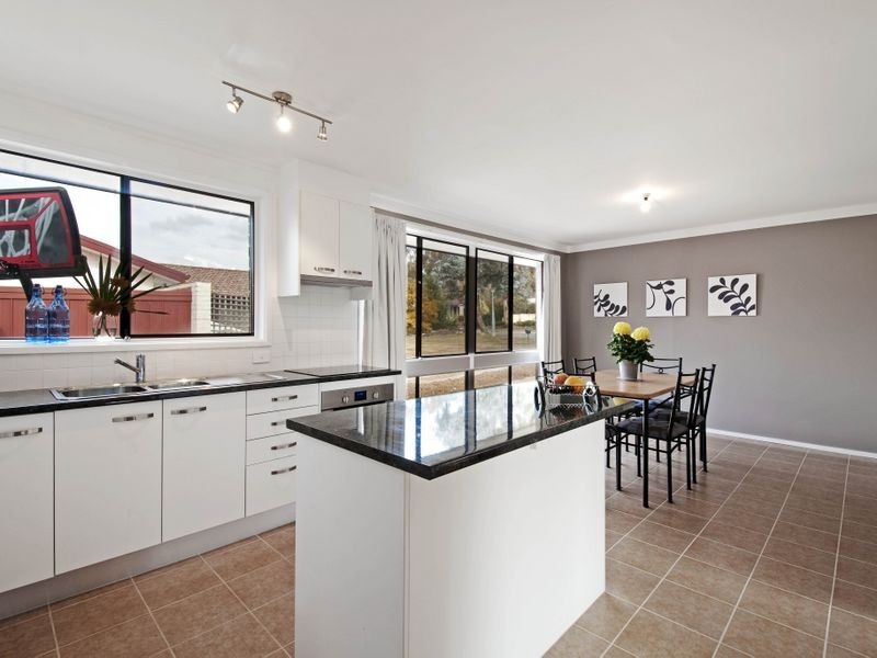 14 Moseley Place, Kambah ACT 2902